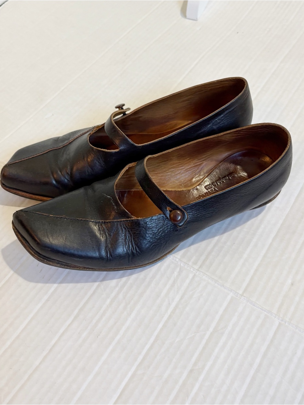 Cydwoq Handmade Leather Black Mary Jane Kitten Heels Size 8.5 Size 38.5 Wooden